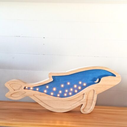 Lámpara Ballena – Luz LED de Madera con Regulador y Recarga USB