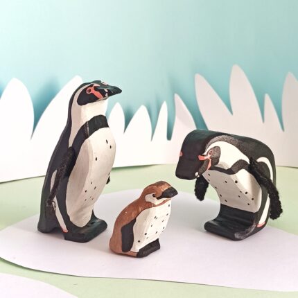 Familia de Pingüinos de Humboldt de Madera - Mamá, Papá y Bebé